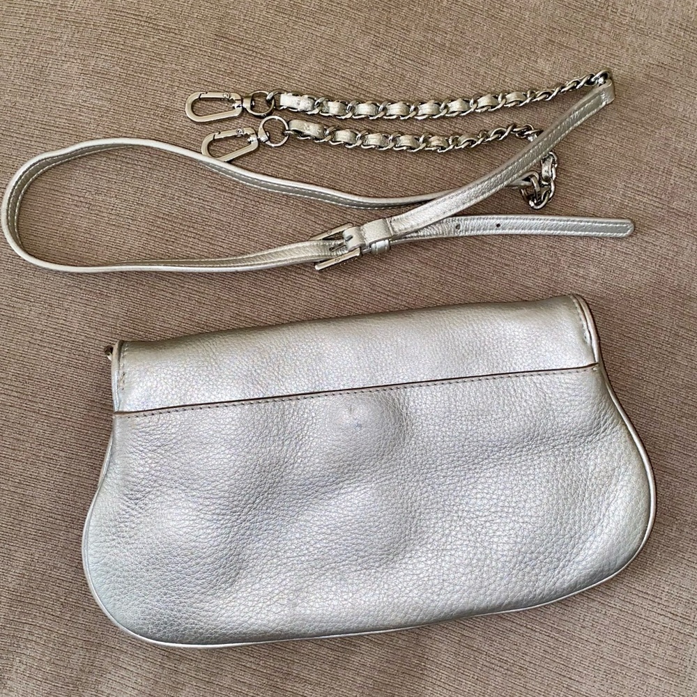 Tory Burch Metallic Leather Britten Convertable Clutch/Shoulder/Crossbody Silver - Picture 3 of 7
